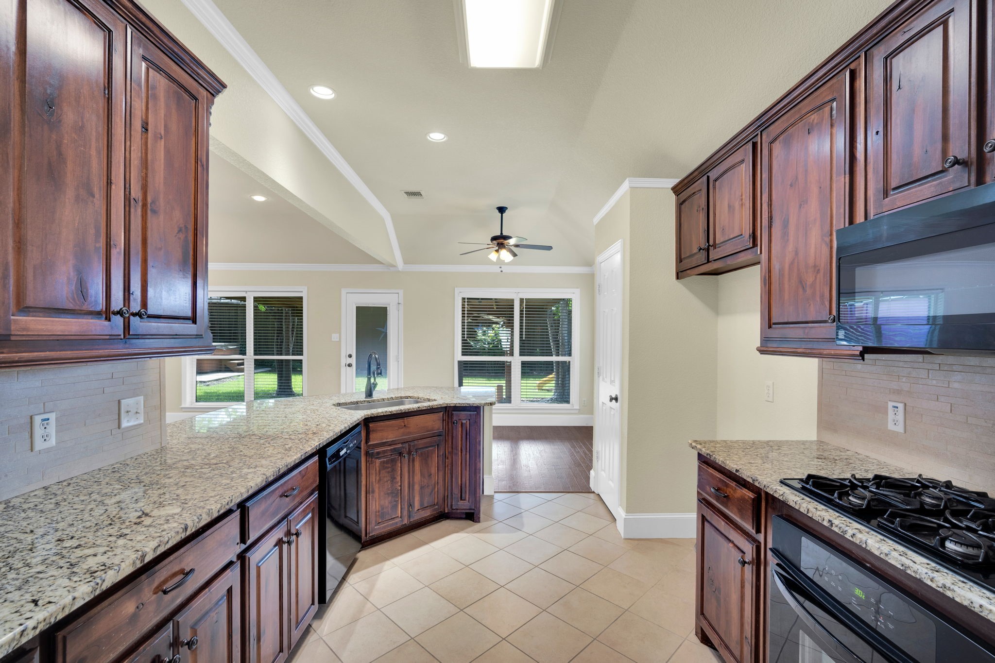 1631 Ross Drive Midlothian TX 76065
