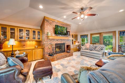 3269 An County Road 153 Palestine TX 75801