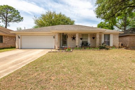 917 Columbus Court Bedford TX 76022