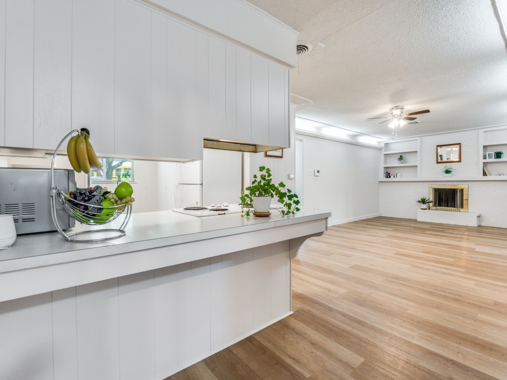 506 E Huitt Lane Euless TX 76040