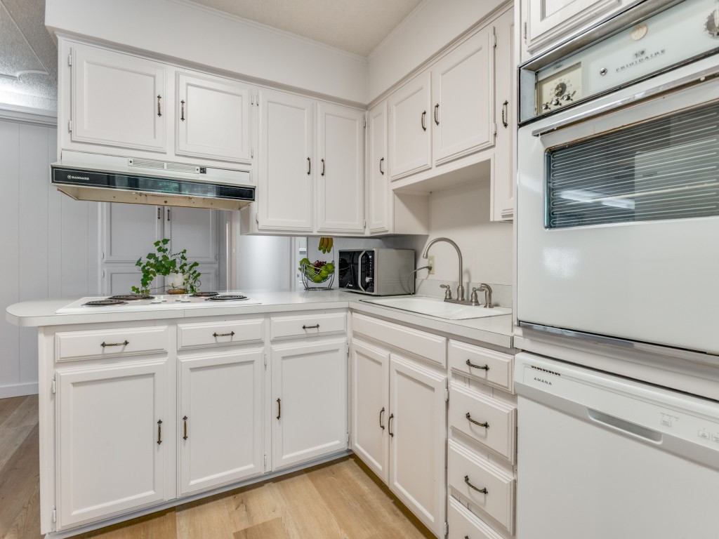 506 E Huitt Lane Euless TX 76040