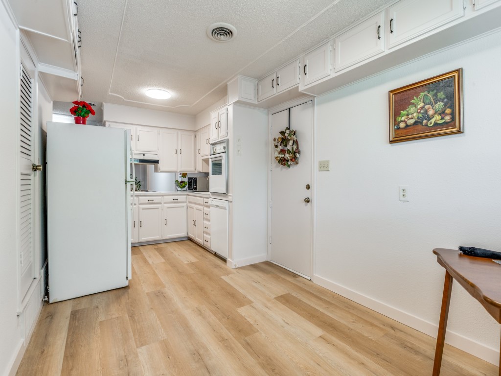 506 E Huitt Lane Euless TX 76040