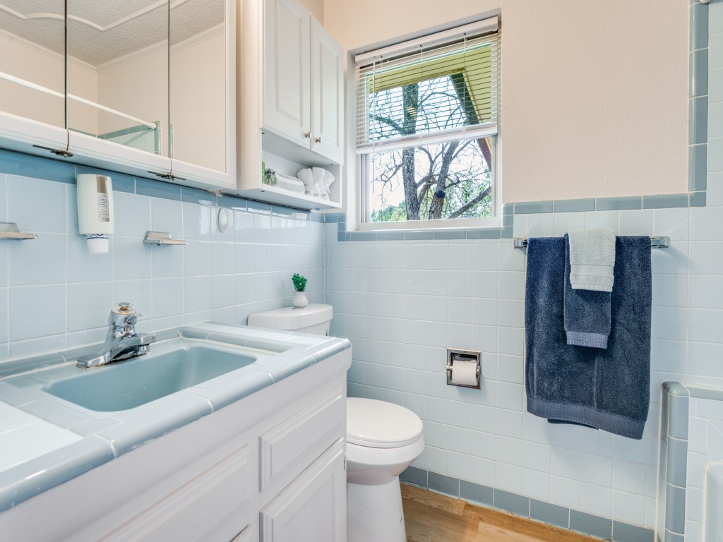 506 E Huitt Lane Euless TX 76040