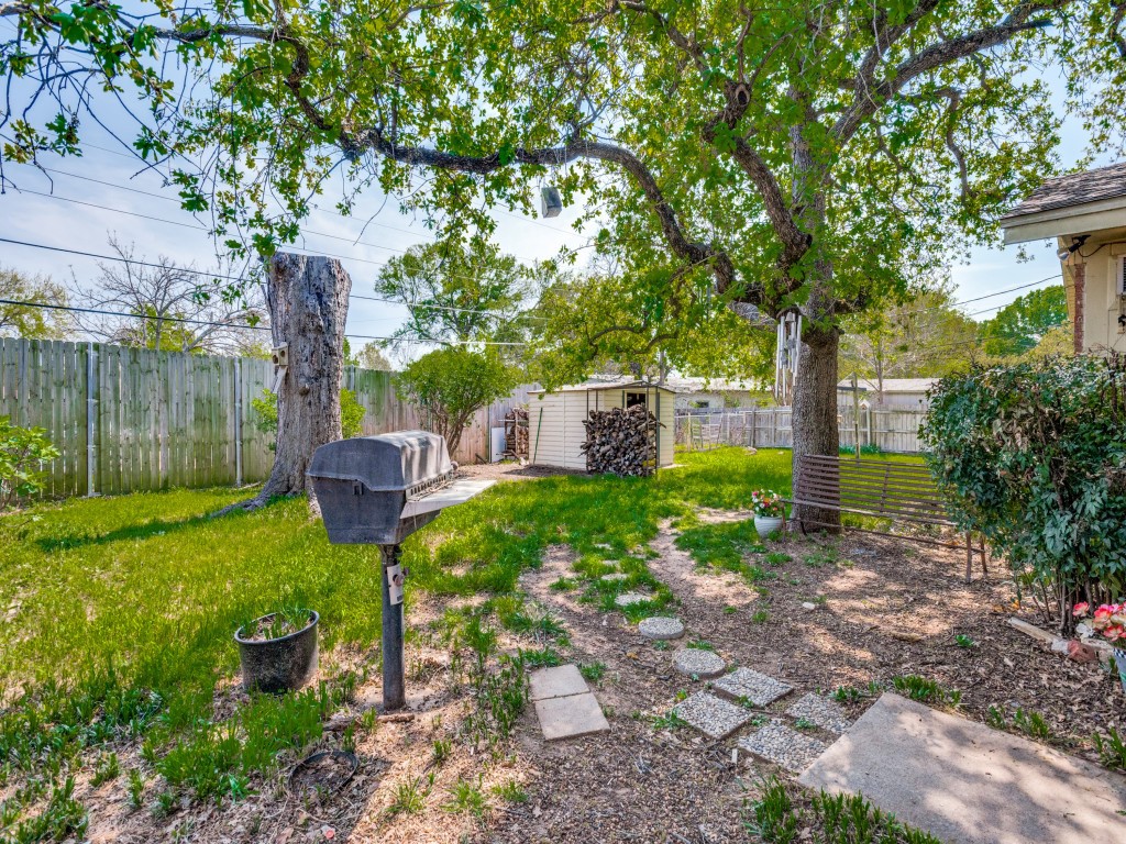 506 E Huitt Lane Euless TX 76040