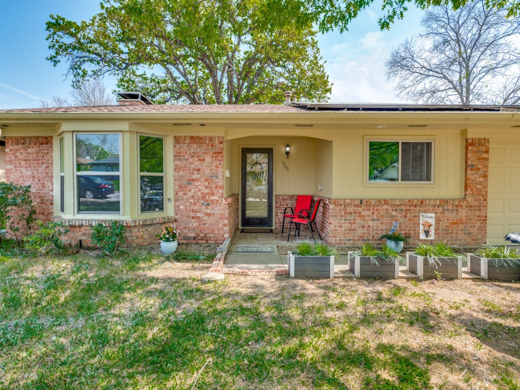 506 E Huitt Lane Euless TX 76040