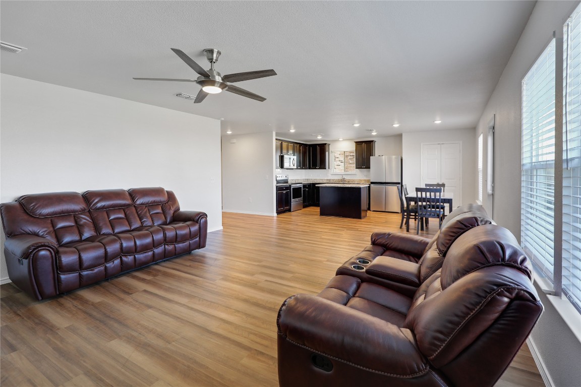 1309 Waggoner Drive Aubrey TX 76227
