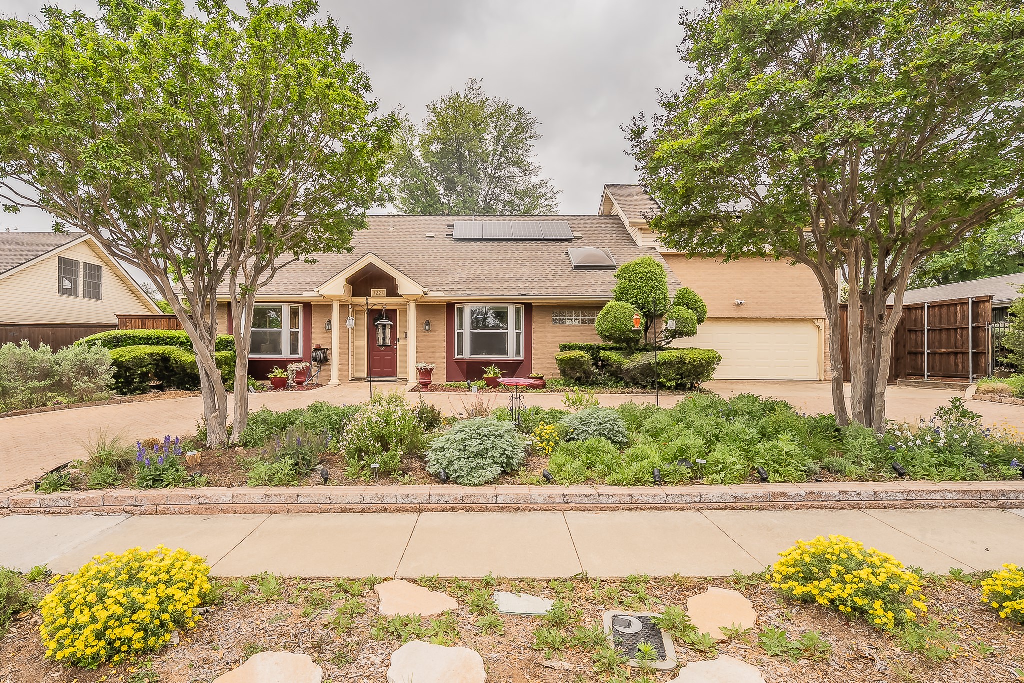 1227 Farnham Court E Irving TX 75062