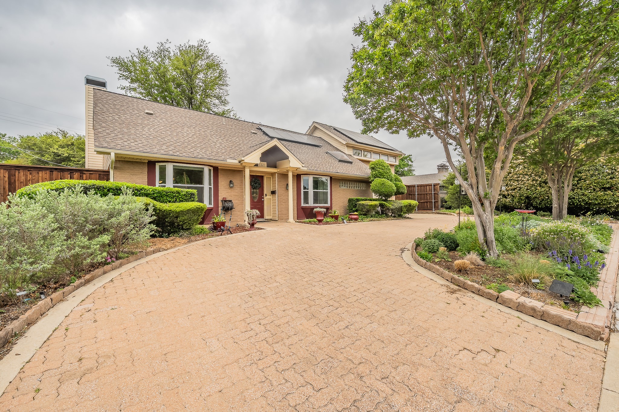 1227 Farnham Court E Irving TX 75062