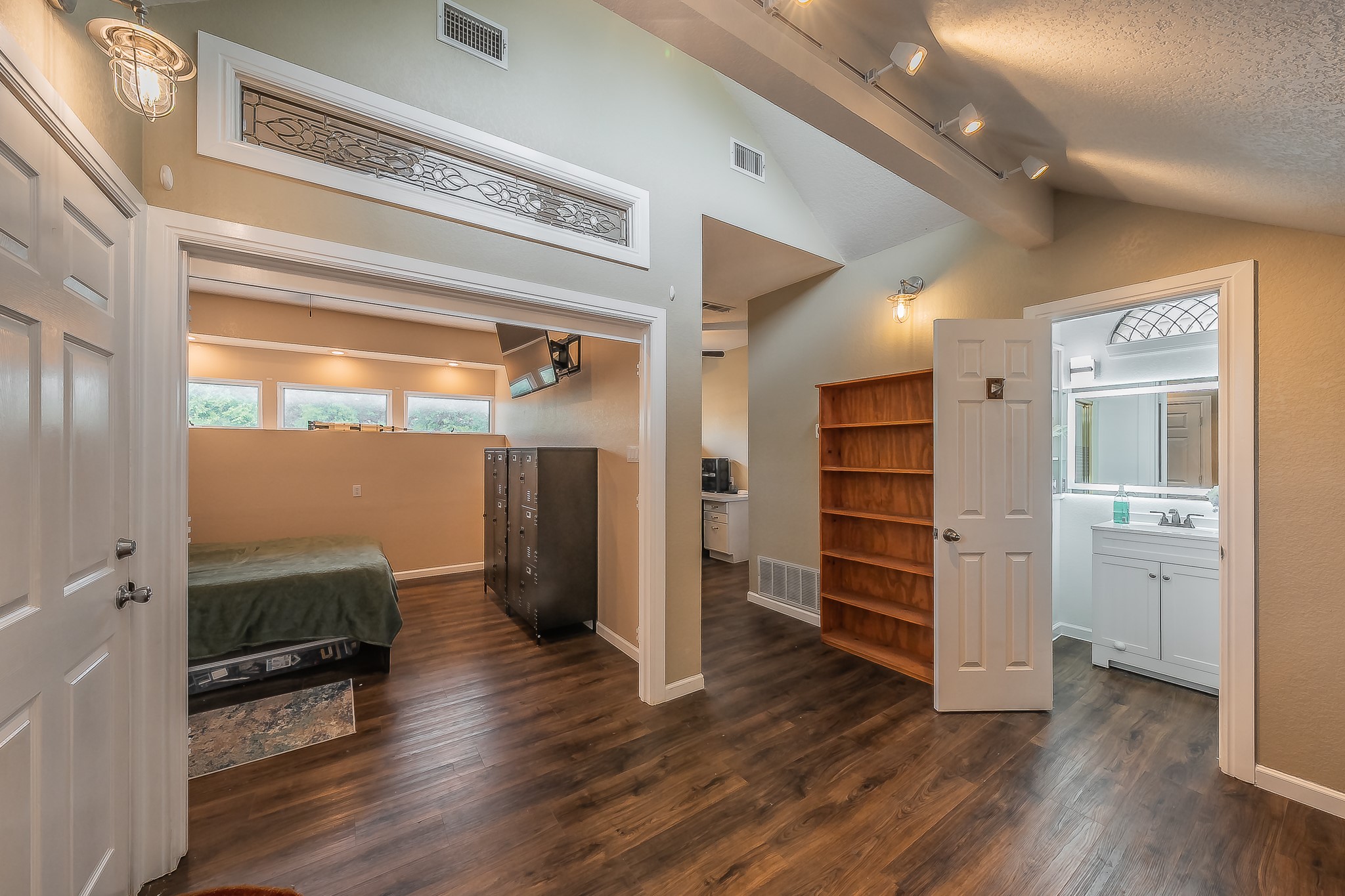 1227 Farnham Court E Irving TX 75062