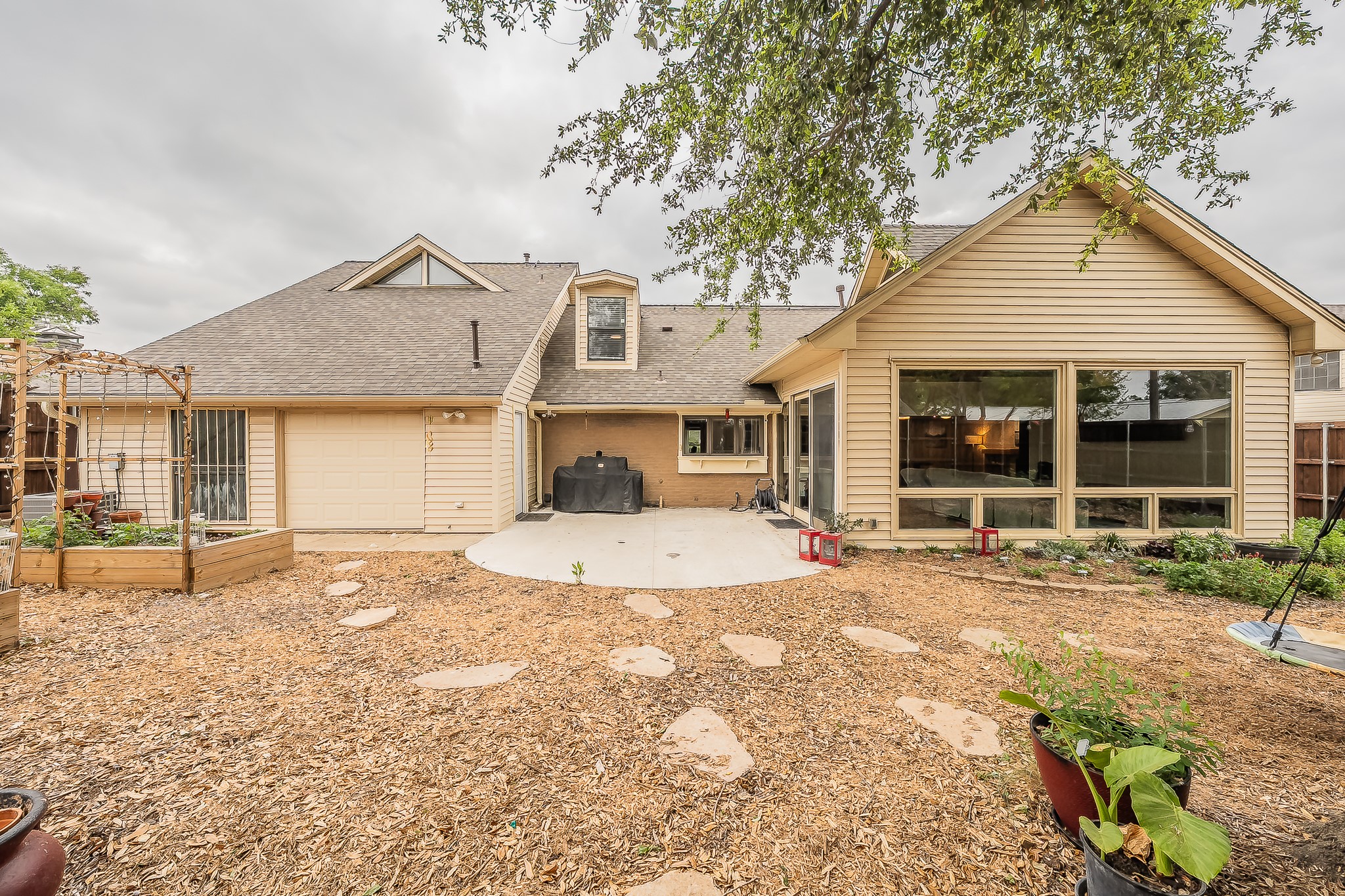 1227 Farnham Court E Irving TX 75062