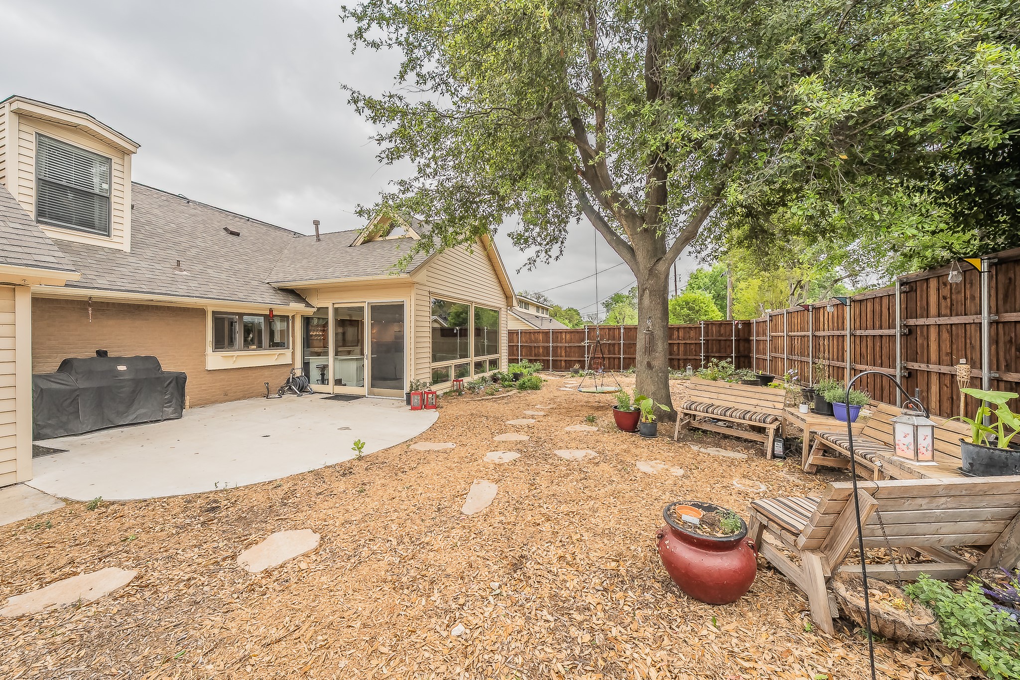 1227 Farnham Court E Irving TX 75062