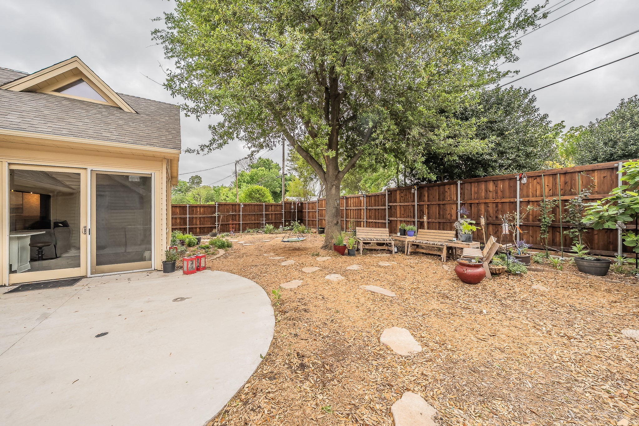 1227 Farnham Court E Irving TX 75062