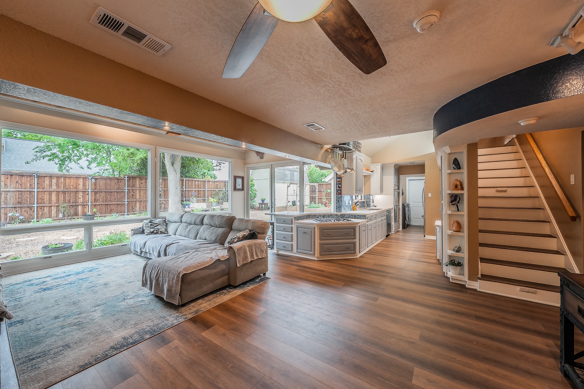 1227 Farnham Court E Irving TX 75062