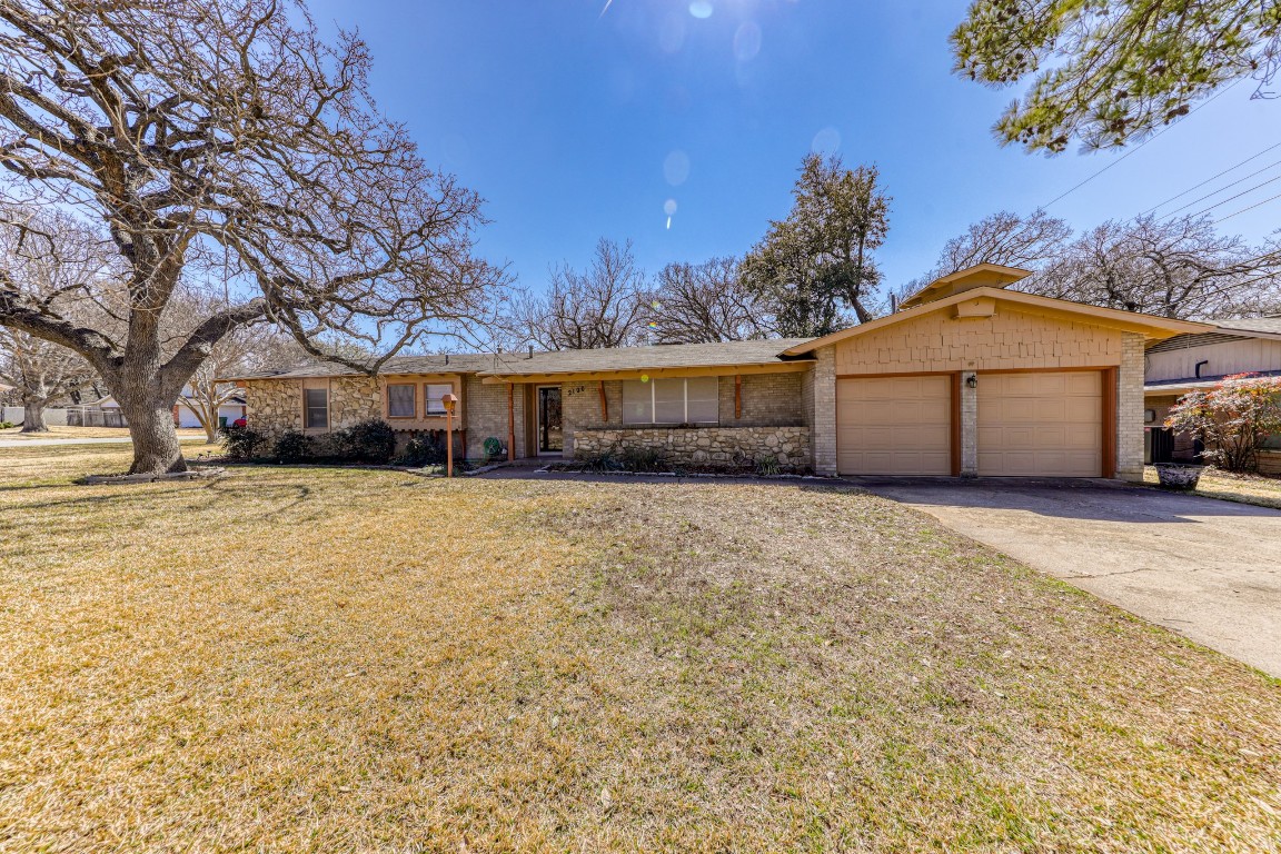 2100 Ravinia Drive Arlington TX 76012