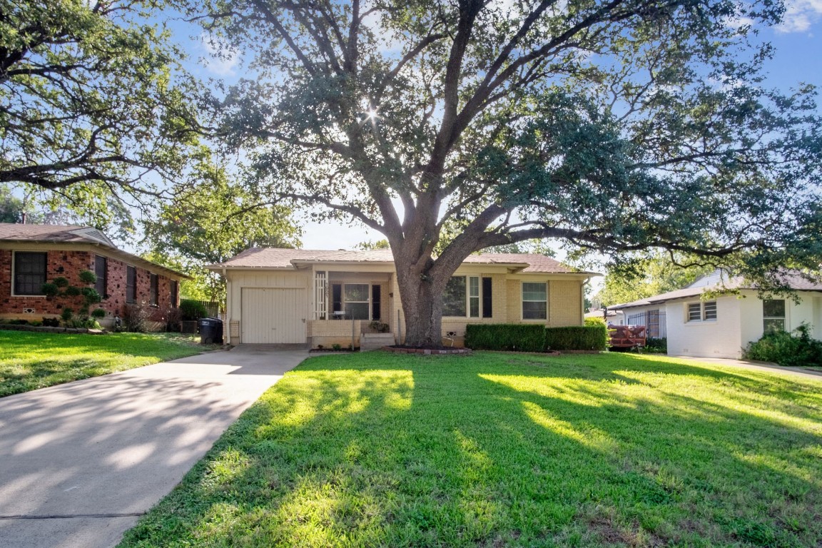 1921 Martel Avenue Fort Worth TX 76103
