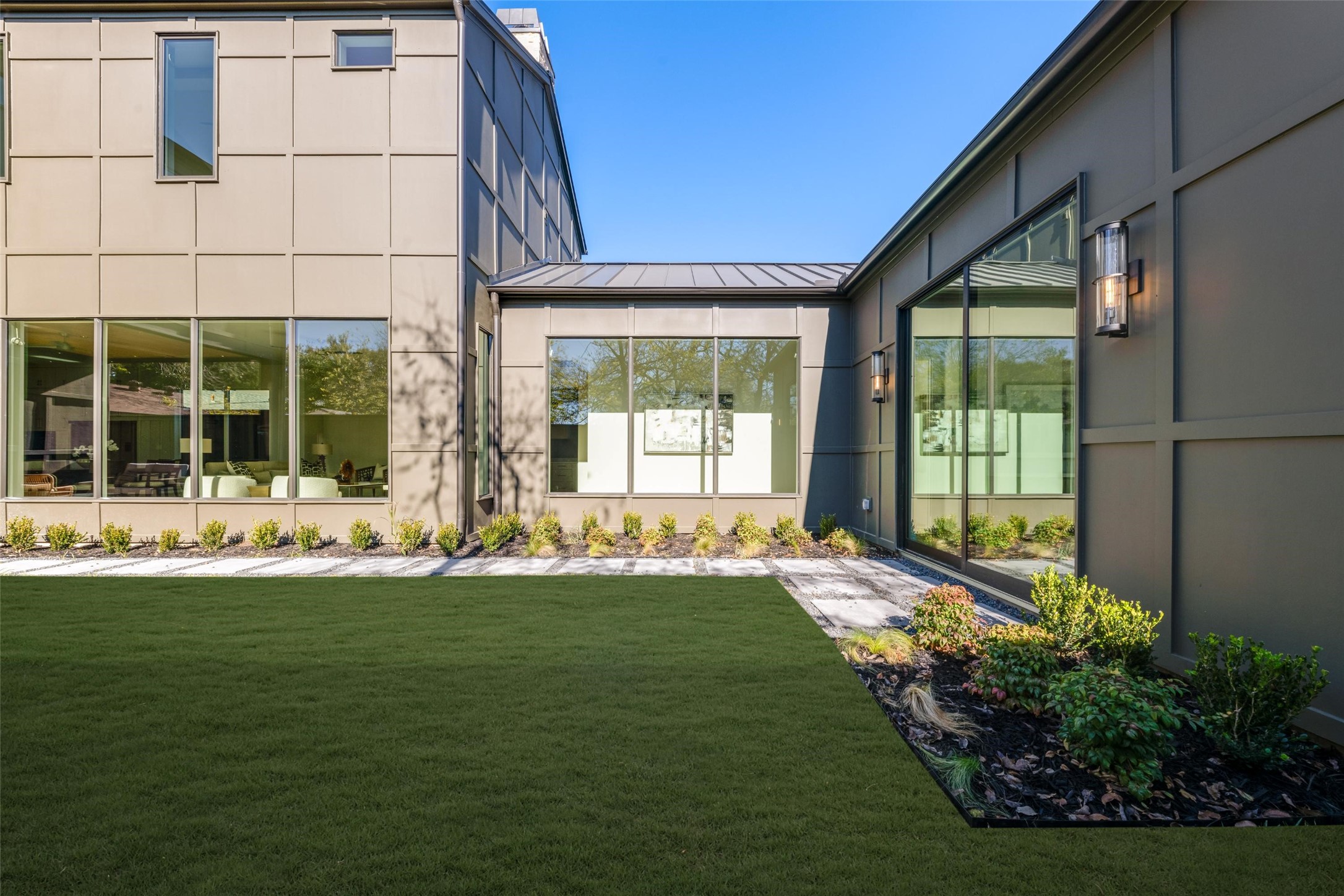 7410 Kenwell Street Dallas TX 75209