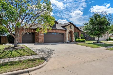 9257 Water Oak Drive Arlington TX 76002