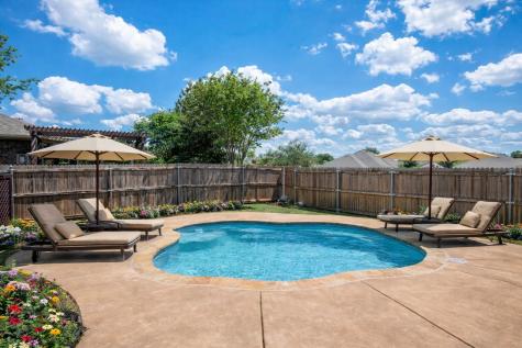 9257 Water Oak Drive Arlington TX 76002