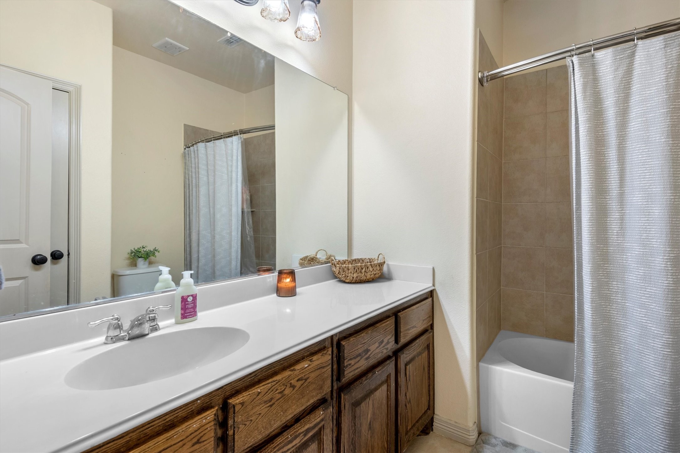 9257 Water Oak Drive Arlington TX 76002