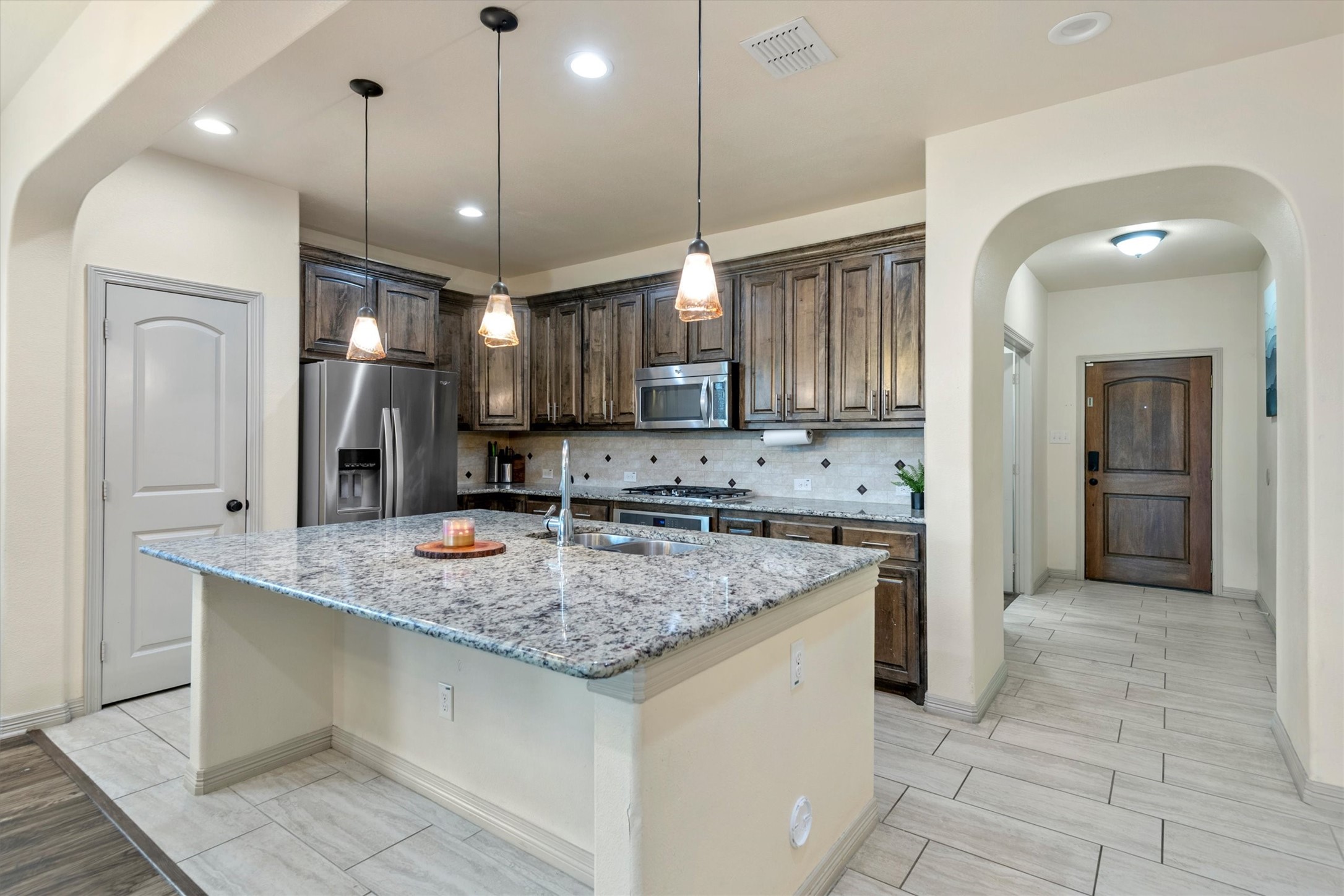 9257 Water Oak Drive Arlington TX 76002