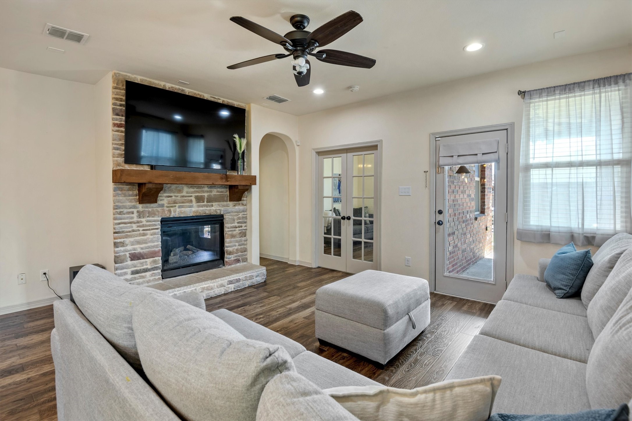 9257 Water Oak Drive Arlington TX 76002