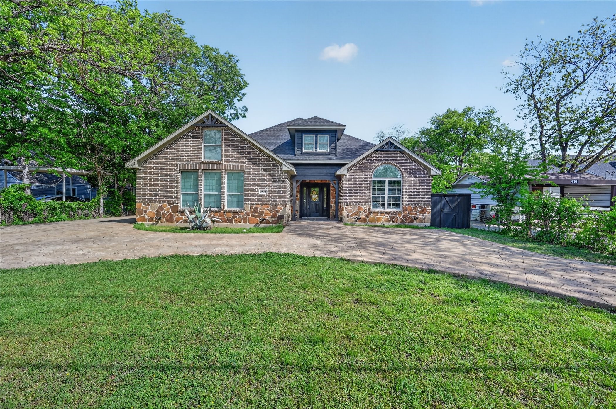 5833 Wall Avenue Haltom City TX 76117