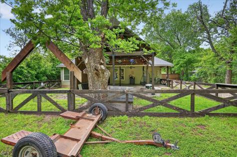 5833 Wall Avenue Haltom City TX 76117