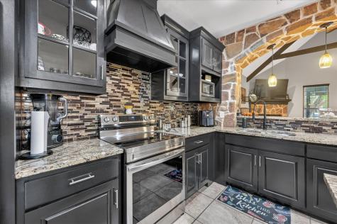 5833 Wall Avenue Haltom City TX 76117