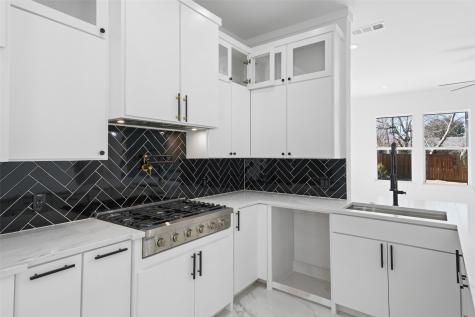 4107 Vineyard Drive Dallas TX 75212