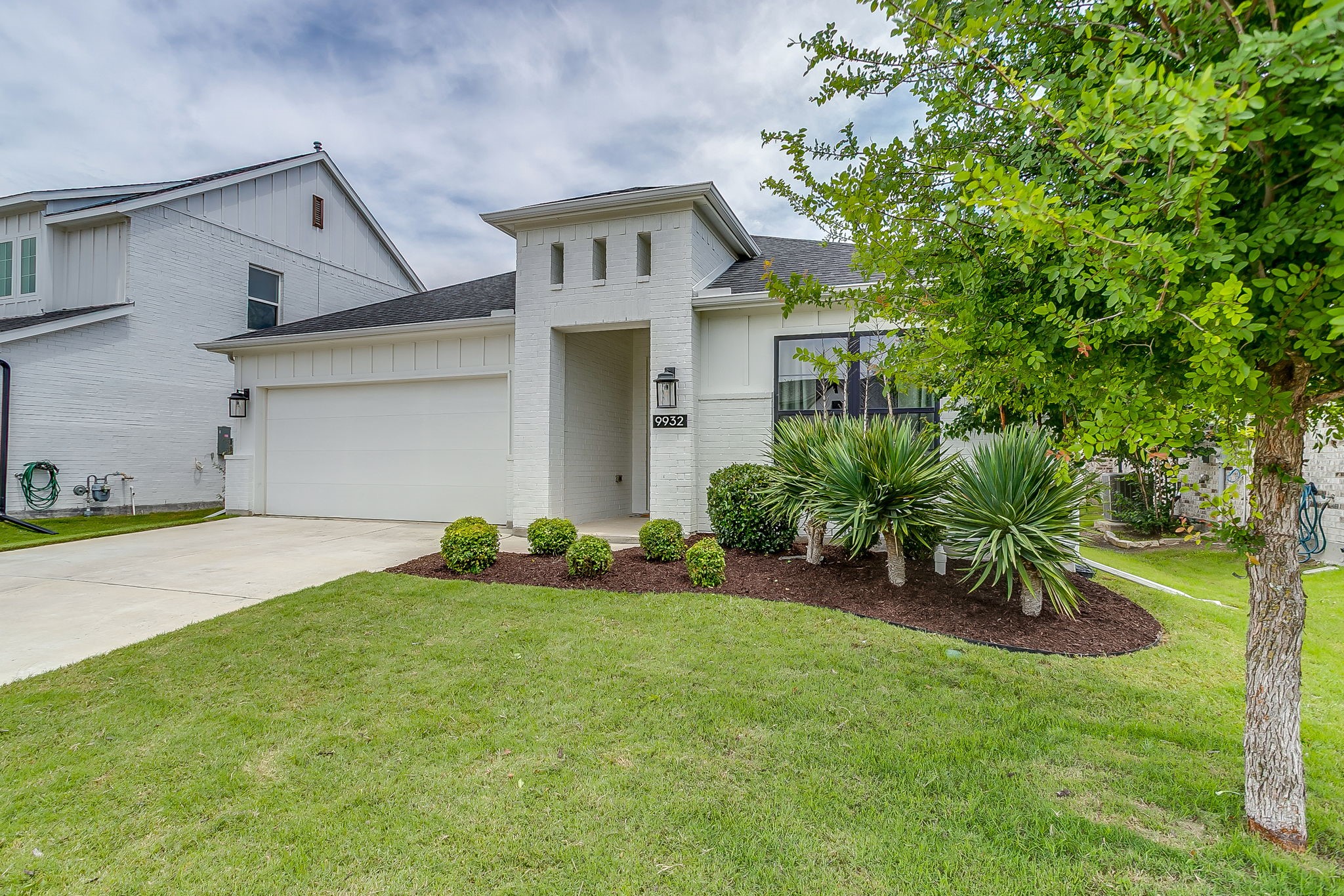 9932 Chaparral Pass Fort Worth TX 76126