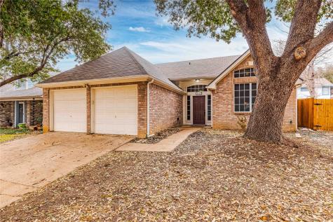 4713 Waterway Drive N Fort Worth TX 76137