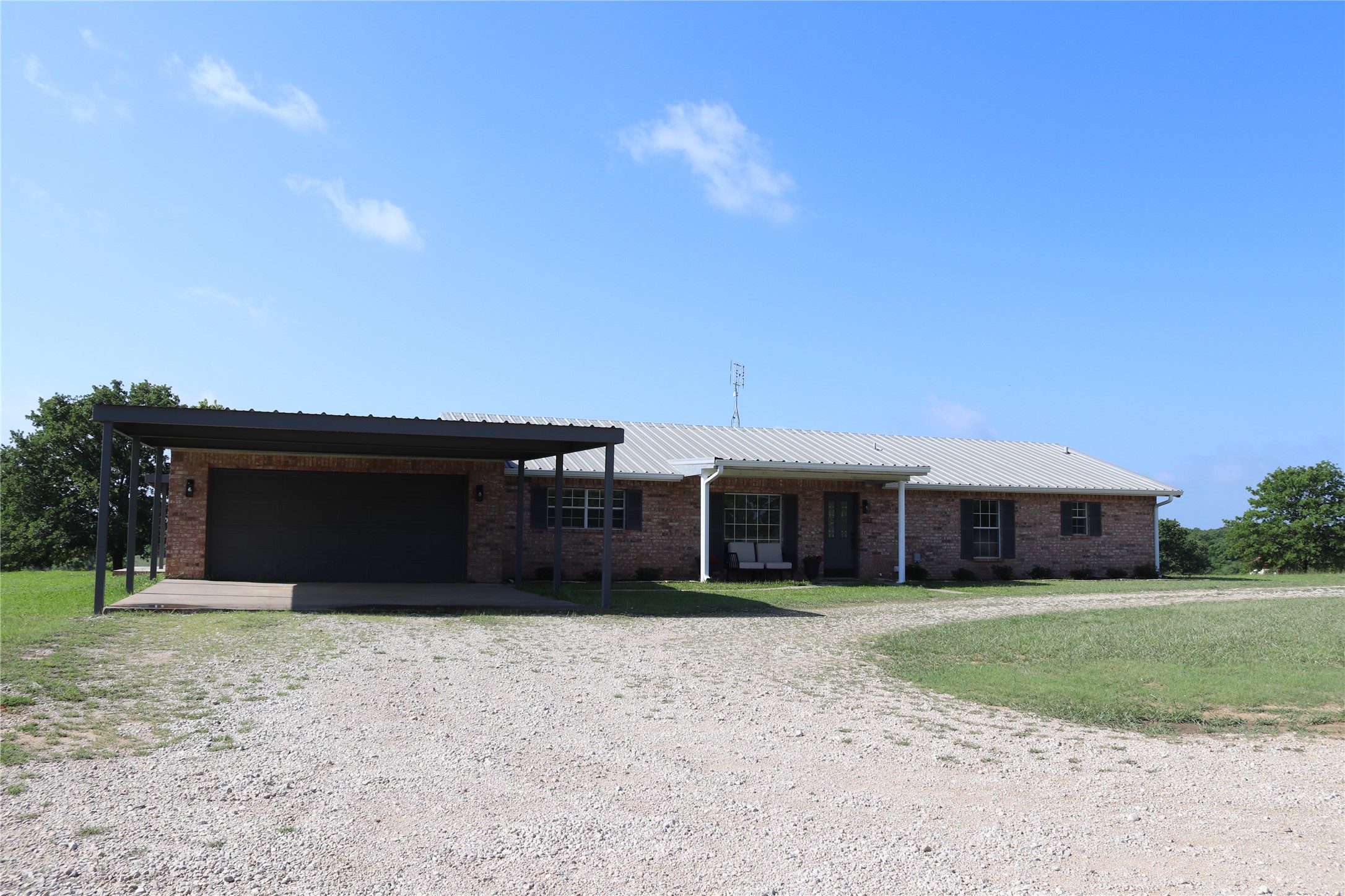 957 Frog Hollar Bowie TX 76230