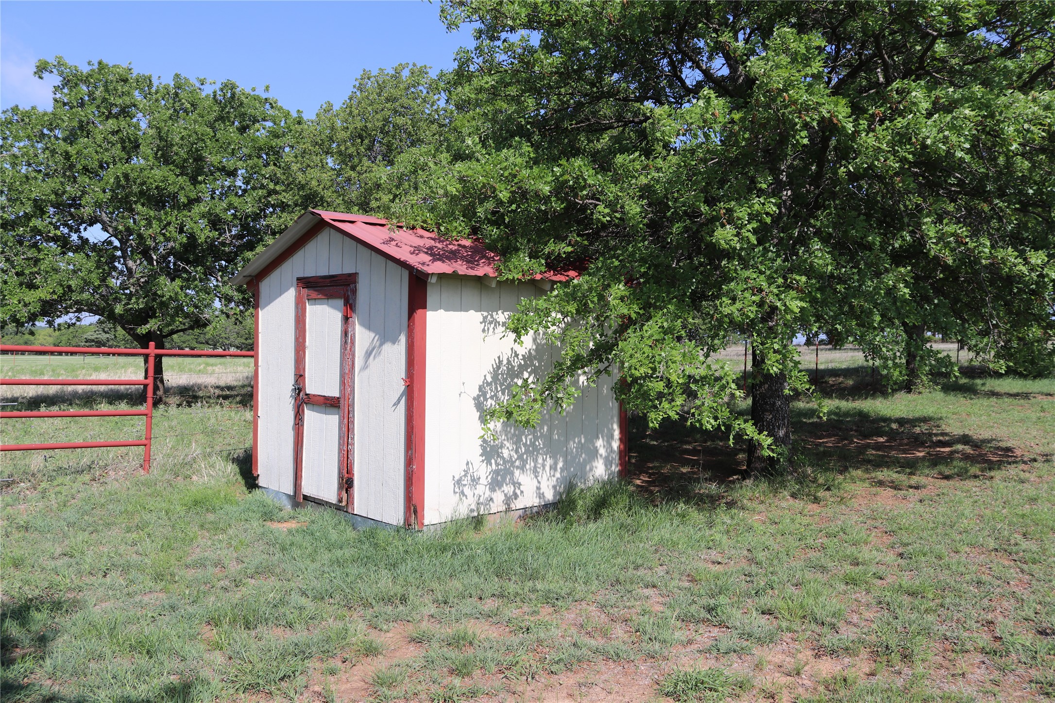 957 Frog Hollar Bowie TX 76230