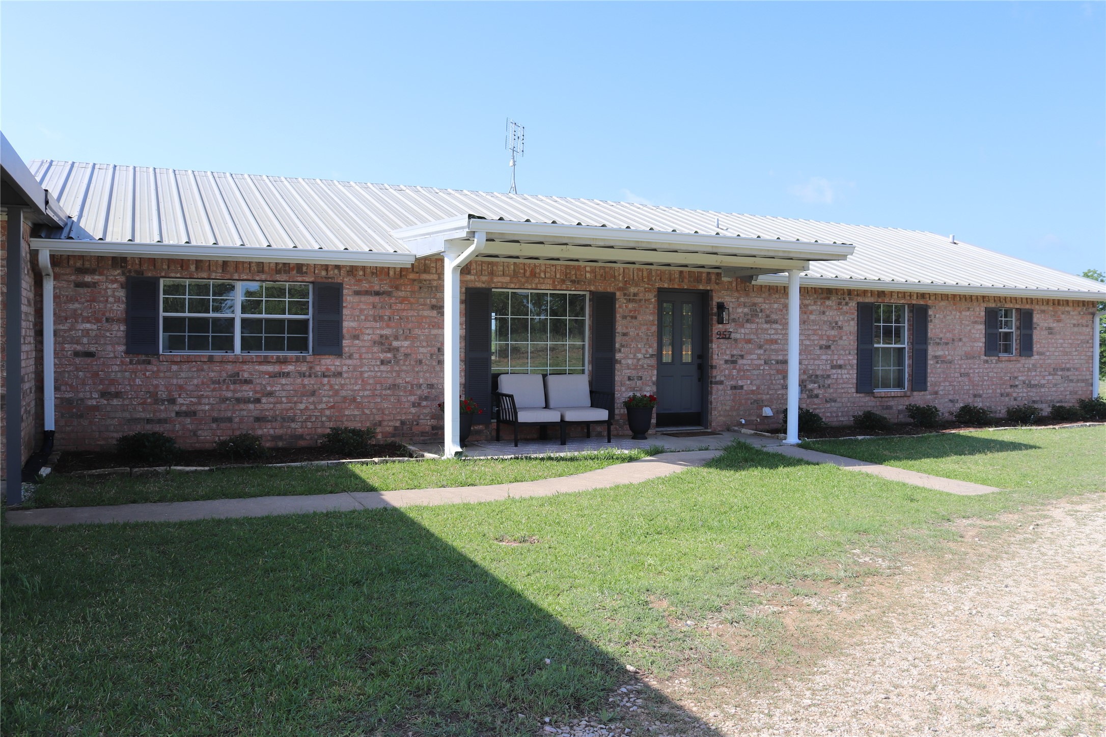 957 Frog Hollar Bowie TX 76230