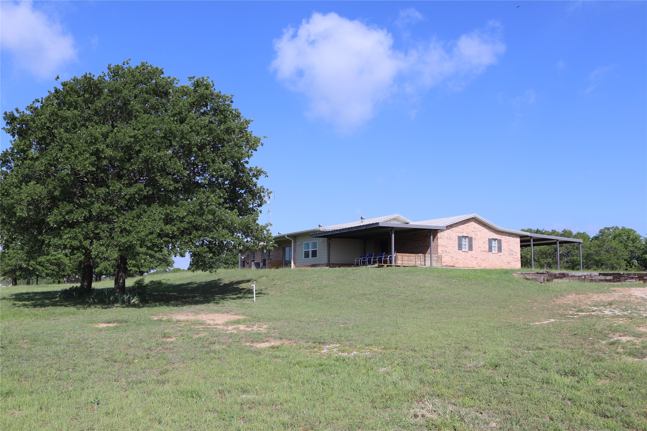 957 Frog Hollar Bowie TX 76230