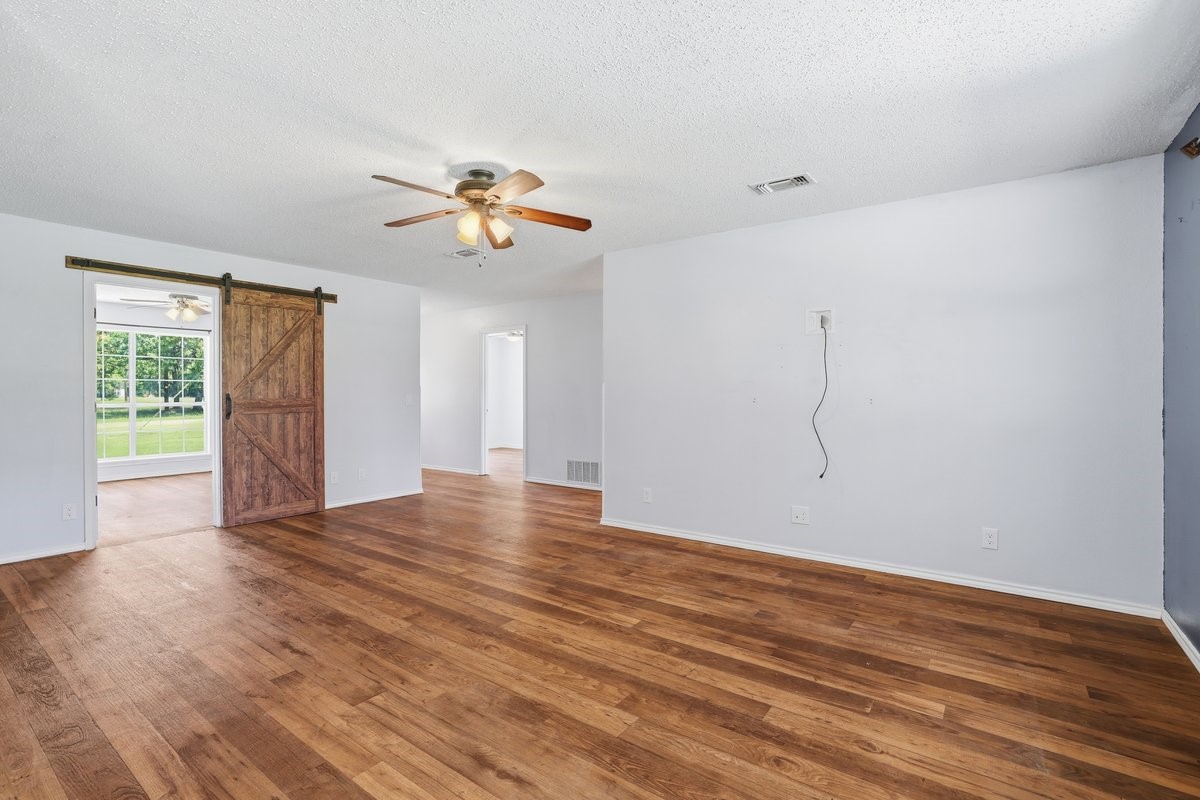 1974 County Road 33900 Powderly TX 75473