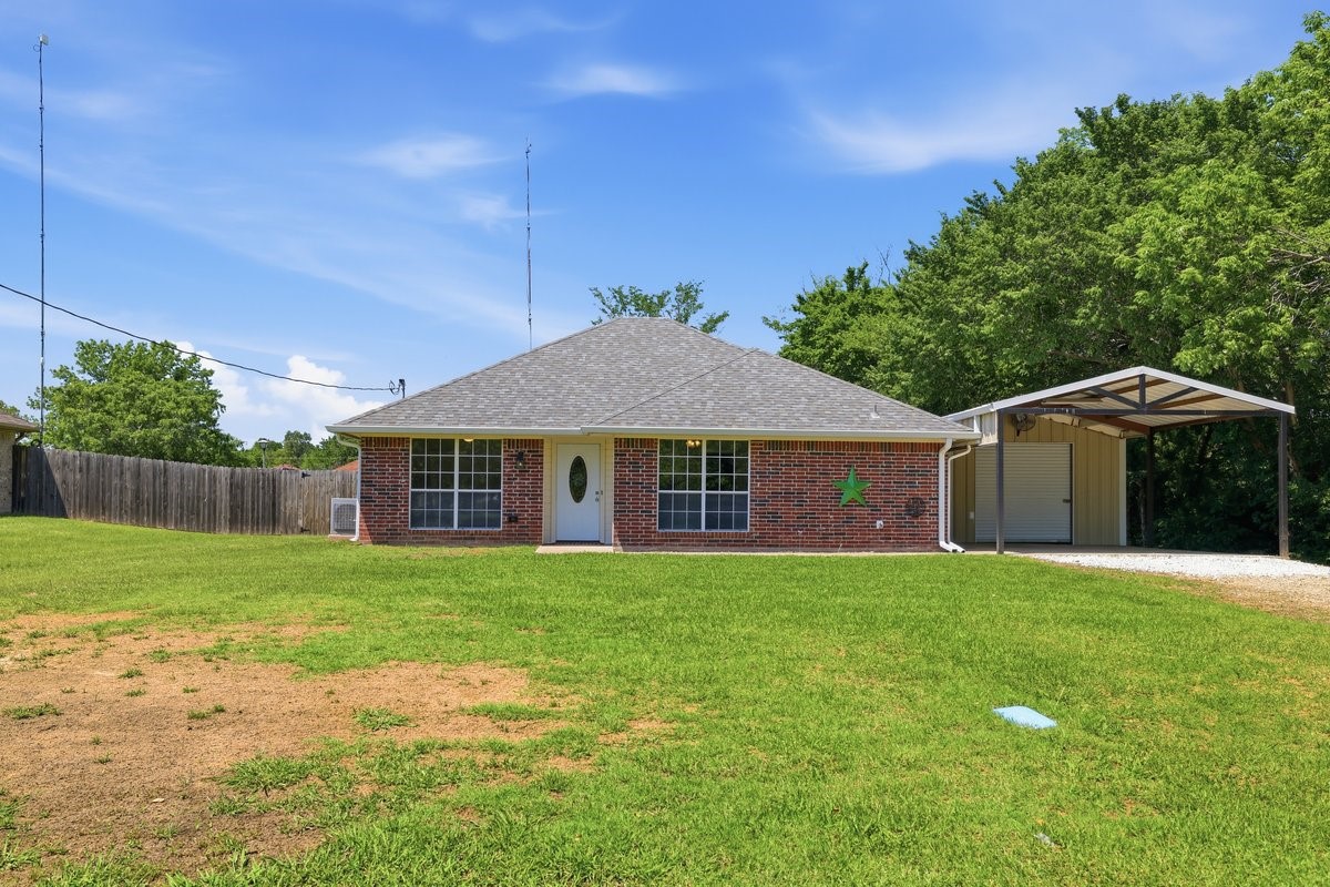 1974 County Road 33900 Powderly TX 75473