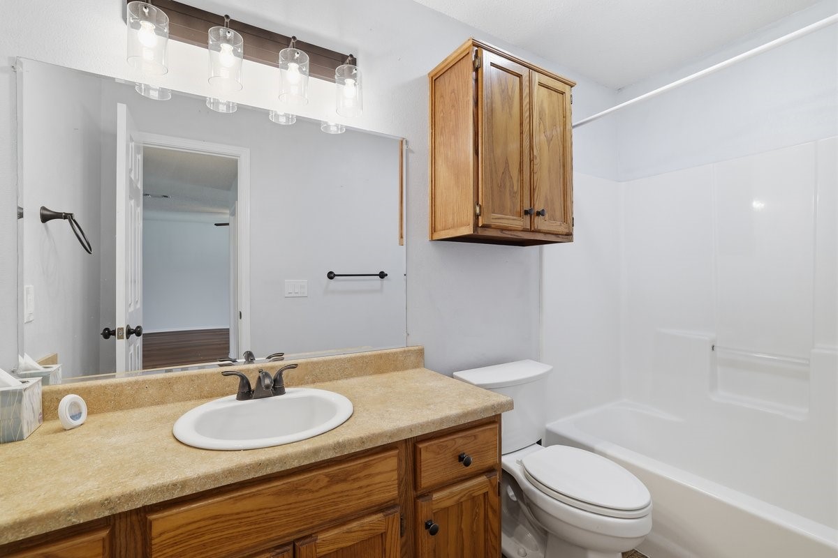 1974 County Road 33900 Powderly TX 75473