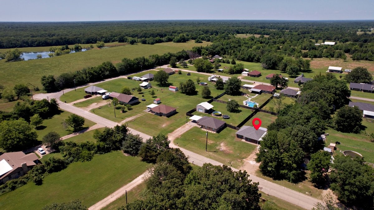 1974 County Road 33900 Powderly TX 75473