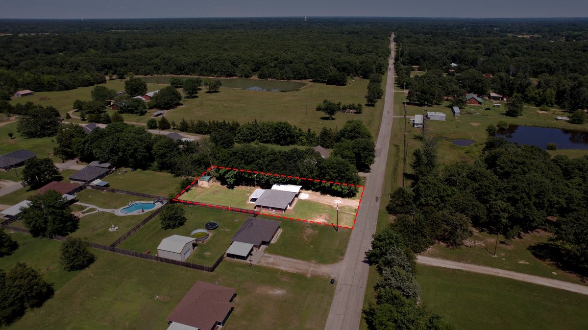 1974 County Road 33900 Powderly TX 75473