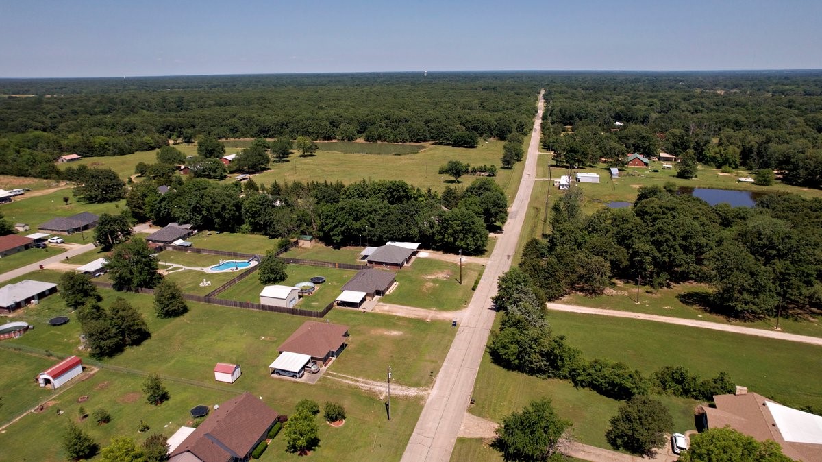 1974 County Road 33900 Powderly TX 75473