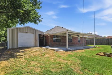1974 County Road 33900 Powderly TX 75473