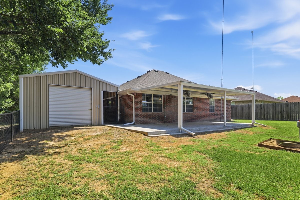 1974 County Road 33900 Powderly TX 75473