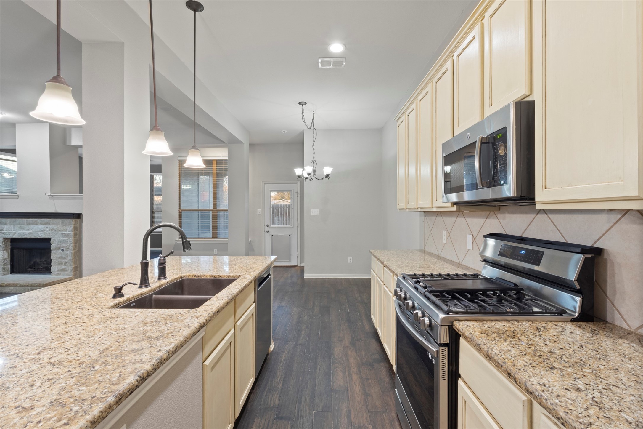 1931 Highland Oaks Drive Wylie TX 75098