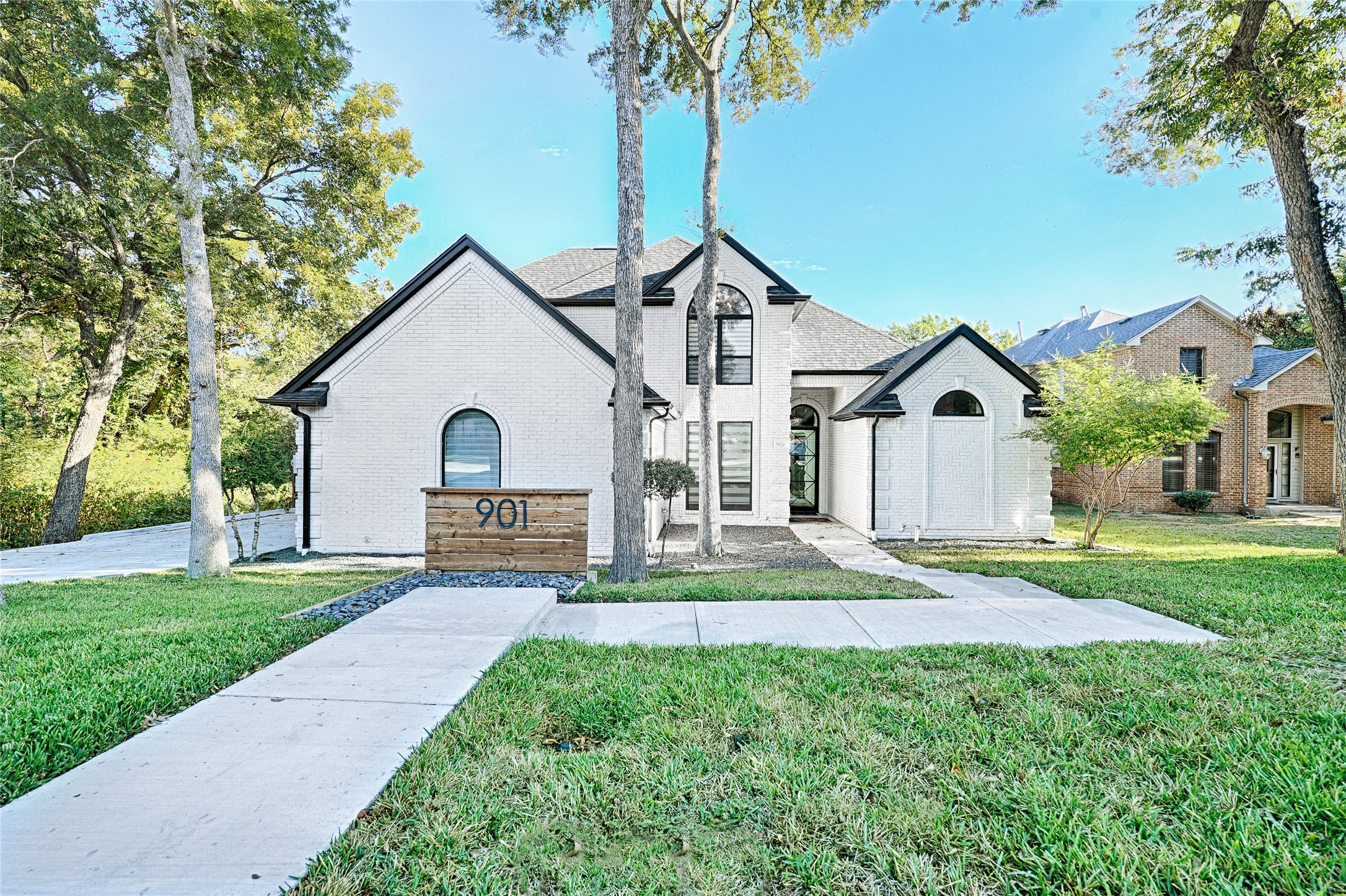 901 Plantation Drive Desoto TX 75115