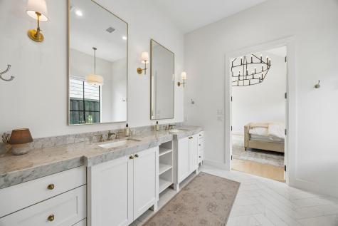 8448 San Fernando Way Dallas TX 75218