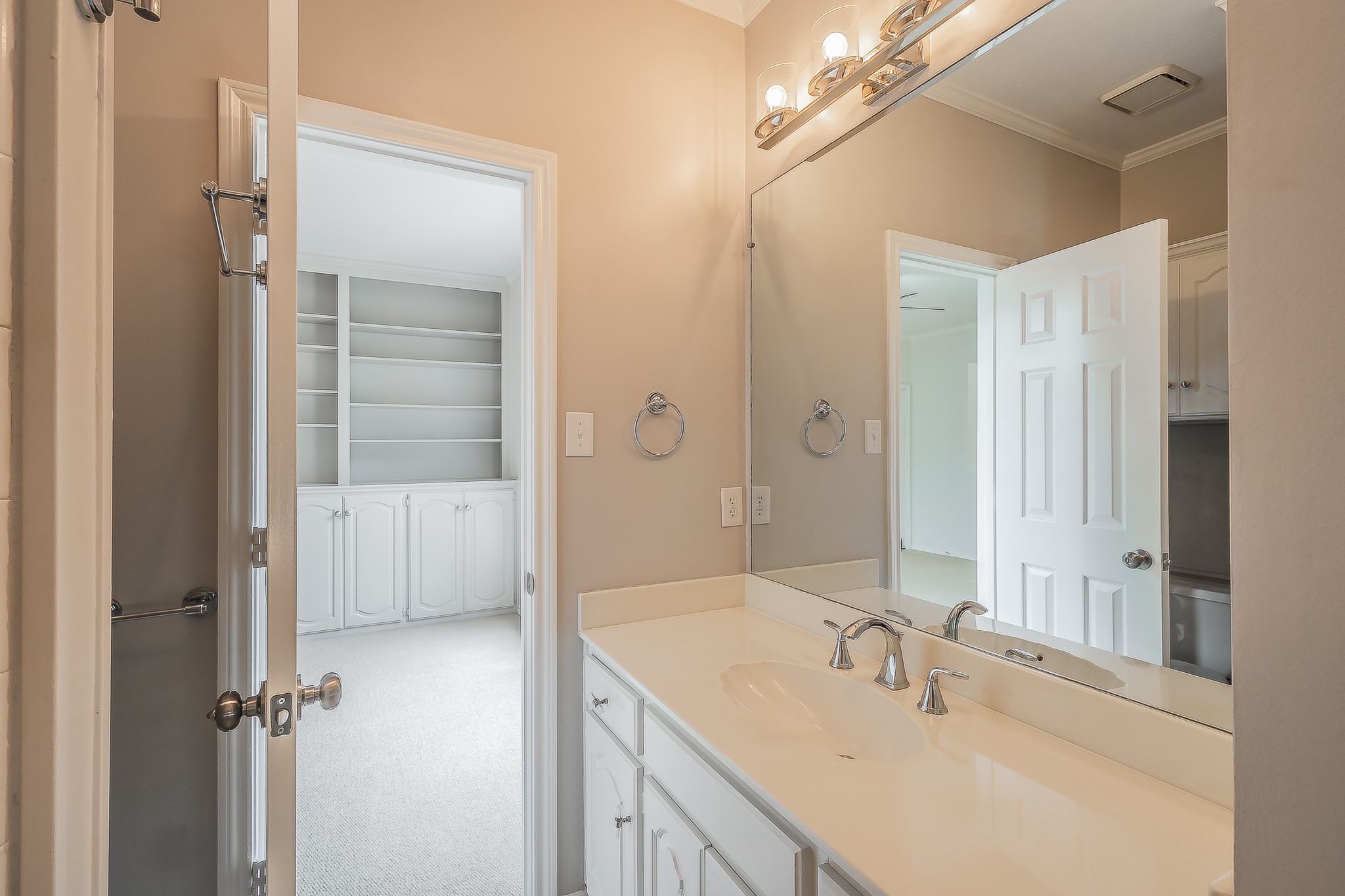 18512 Highland Creek Lane Dallas TX 75252