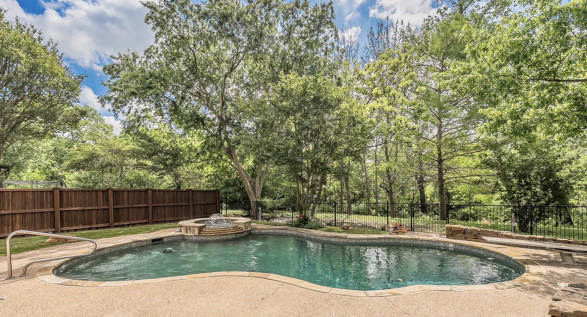 18512 Highland Creek Lane Dallas TX 75252