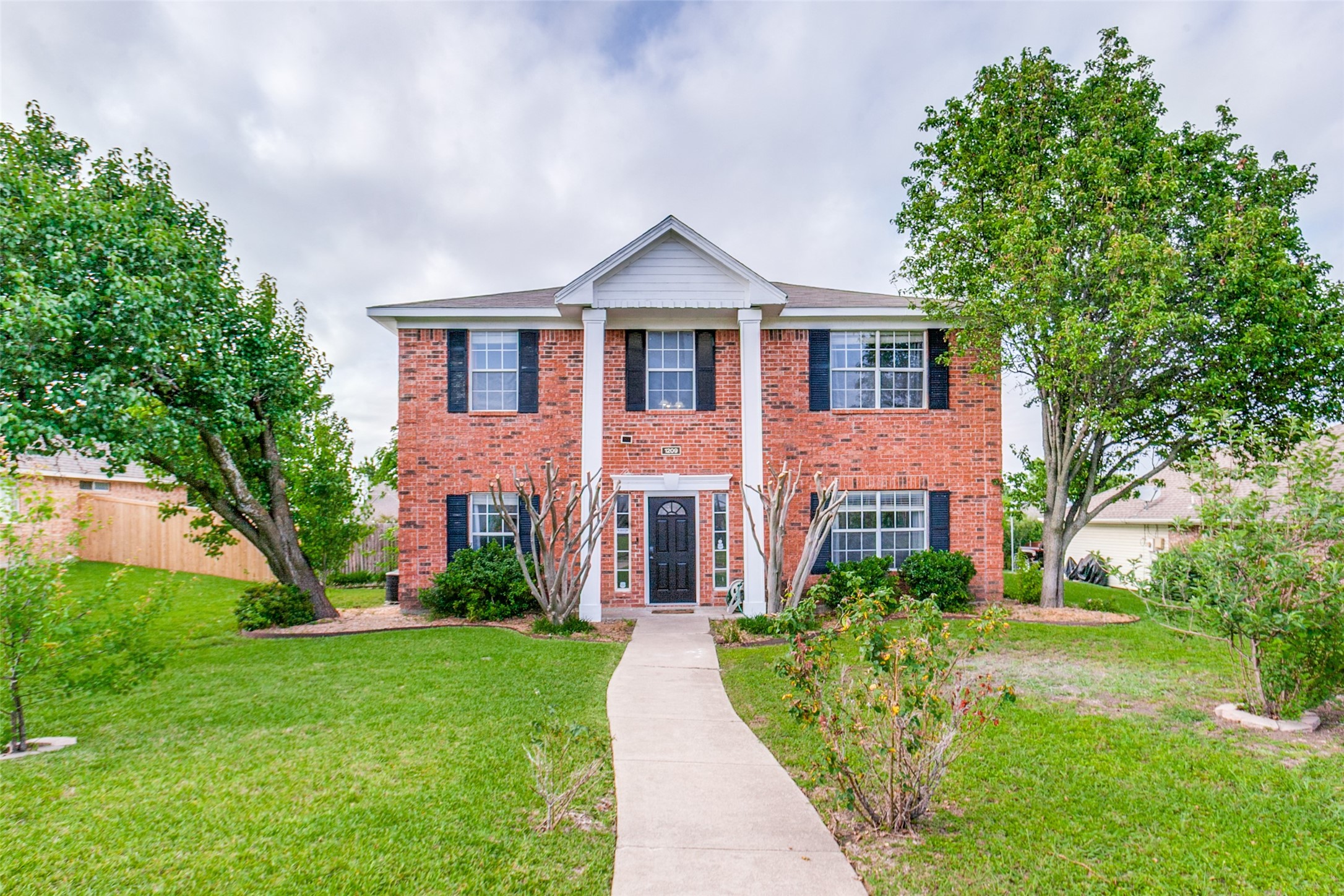 1209 Montclair Drive Garland TX 75040