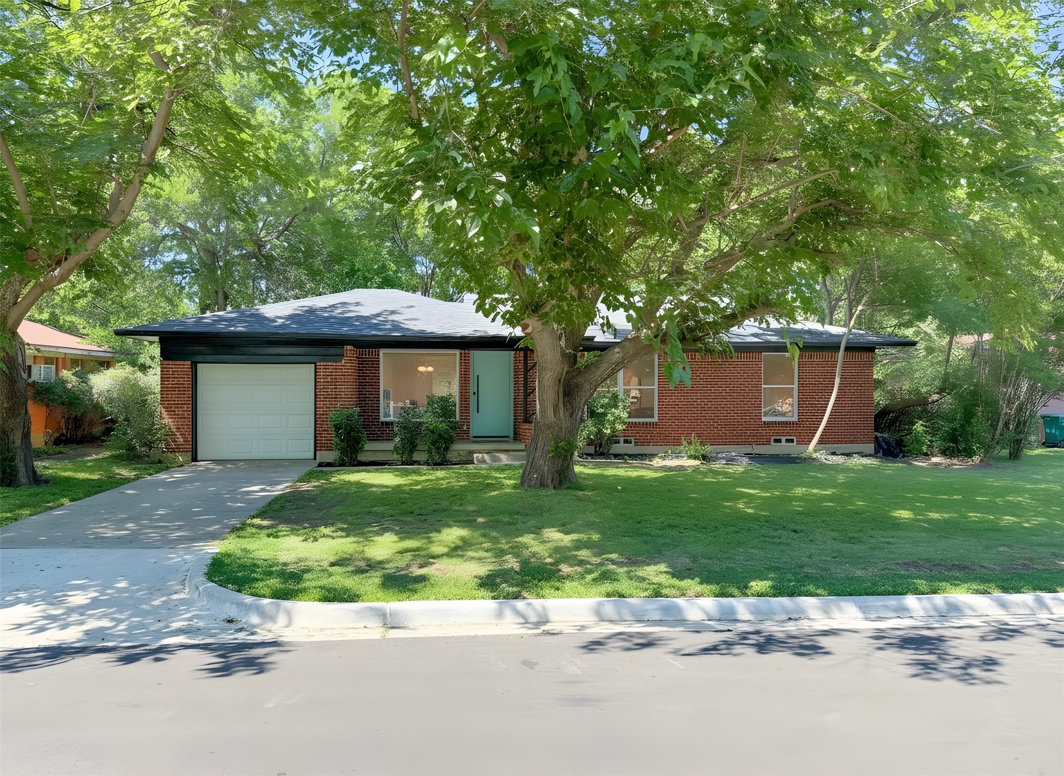 1812 Carlton Street Denton TX 76201